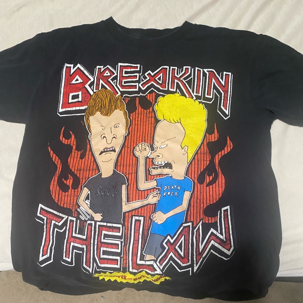 Beavis and butthead breaking the law men’s t-shirt